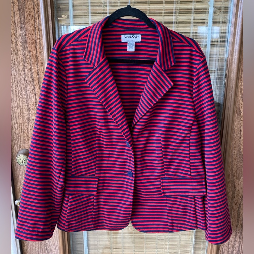NorthStyle red and navy stripe blazer.